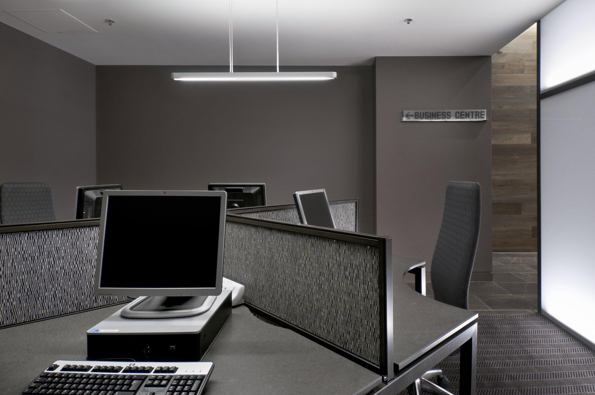 พูลแมน แอดเลด Hotel แอดิเลด สิ่งอำนวยความสะดวก รูปภาพ A linear fluorescent light