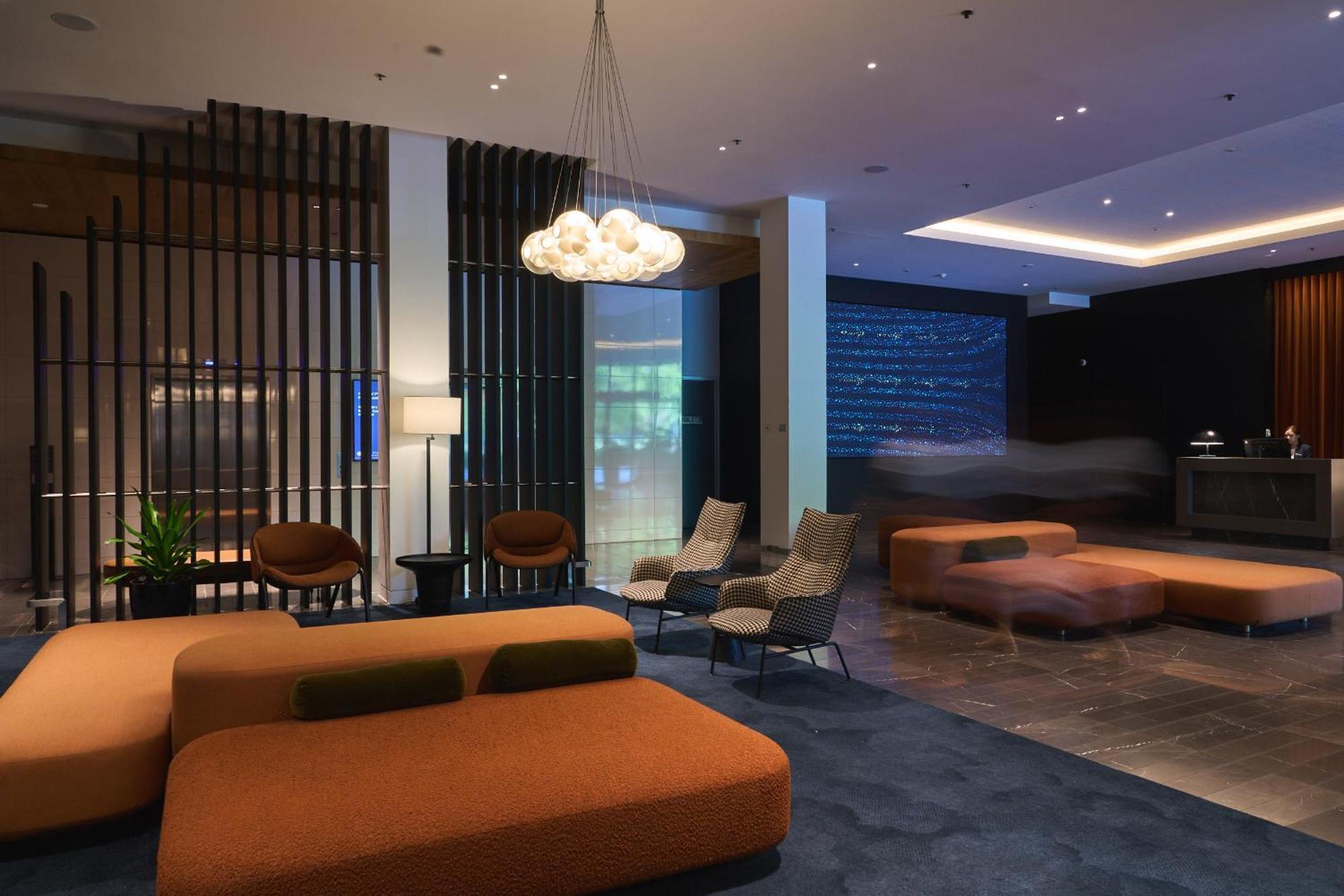 พูลแมน แอดเลด Hotel แอดิเลด ภายนอก รูปภาพ The lounge at the airport